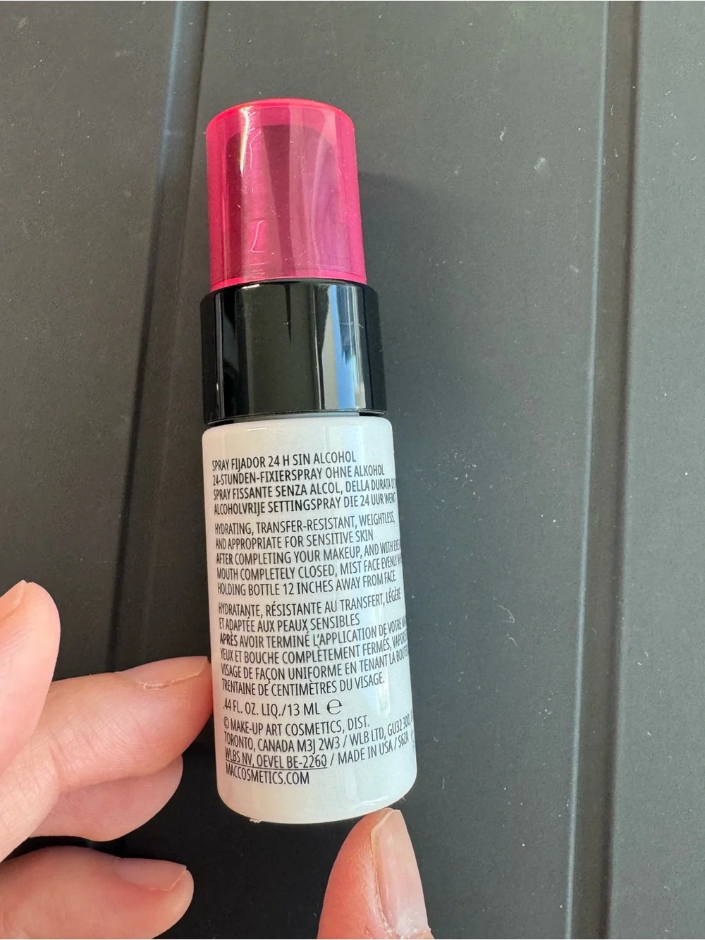 Long-Lasting Pink Makeup Setting Spray - 24HR Hold